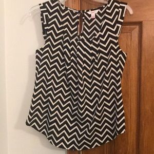 Black and white chevron professional top